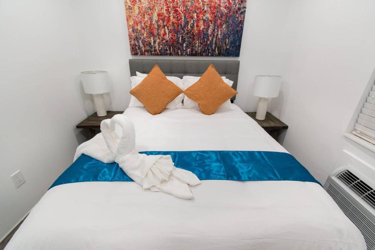 Chick & Fashionable 1 Bedroom Unit # 4 Dania Beach